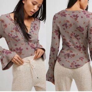 Free People Gray Floral Ribbed Henley
Long Bell Sleeve Top Size Medium